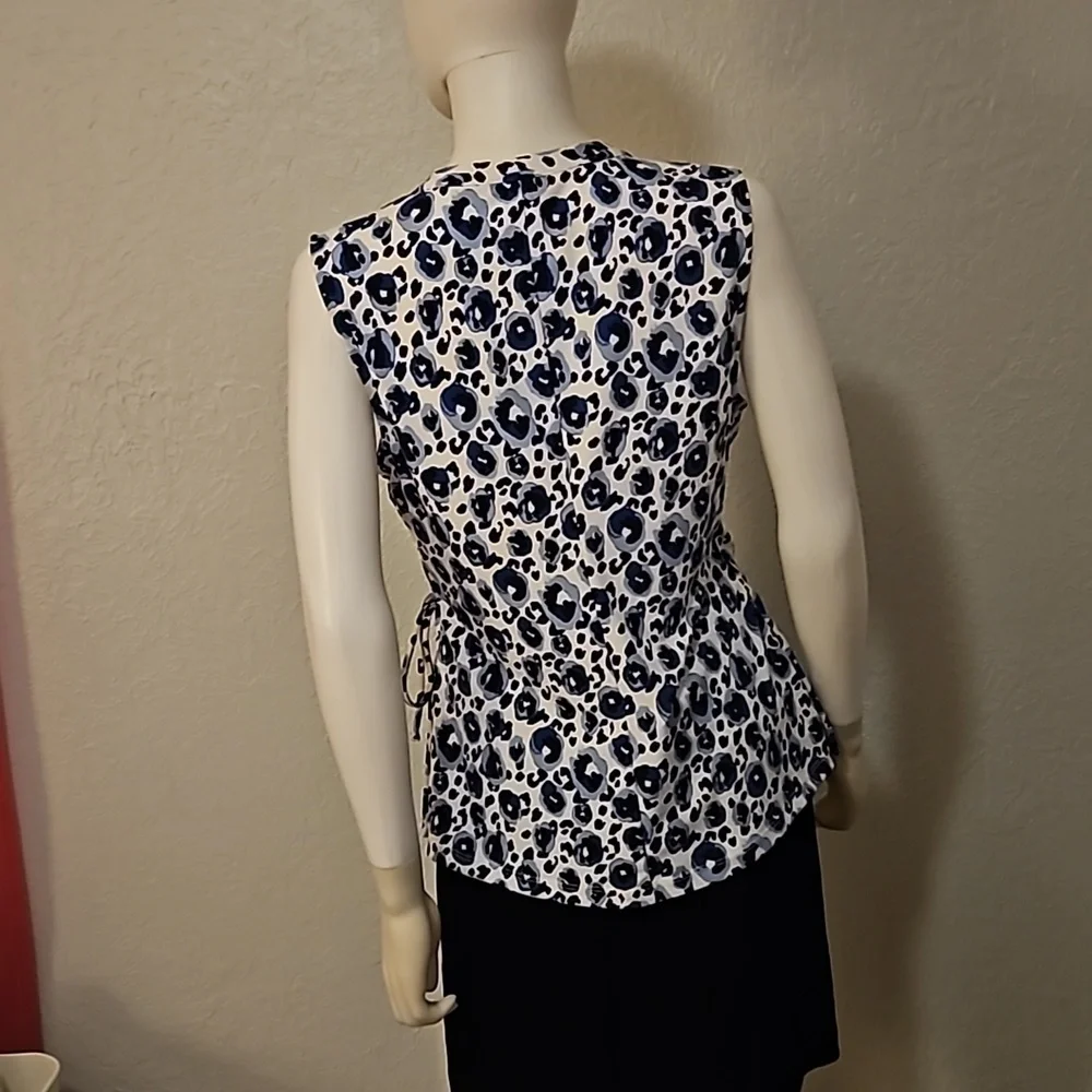 41 Hawthorn Aliska Sleeveless Front Wrap Surplice V-Neck Blouse - Picture 6 of 10